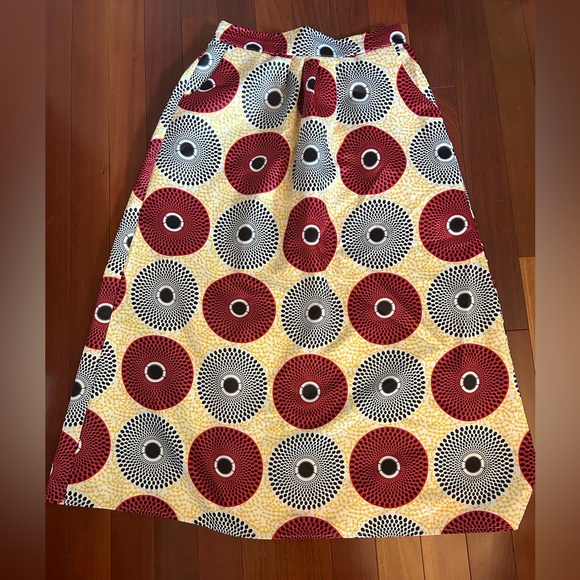 XXL Satin feel fabric, structured summer retro print maxi skirt with pockets - Picture 1 of 5